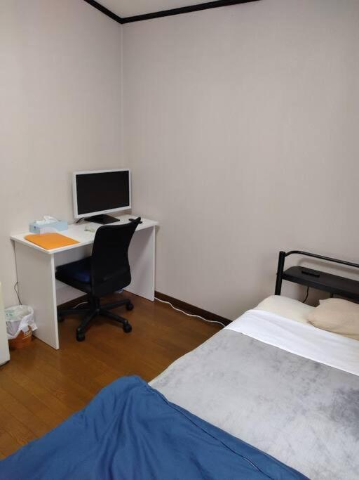 Guest house Detached Japanese Wooden House, A Rarity In Of Quiet Residential Area! Rent Out The Whole House 7 Min Walk From Jr Kameari Station Tokyo